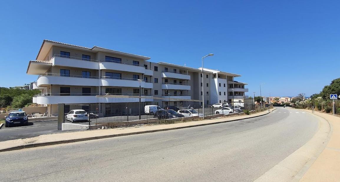 Agosta Porticcio - Plage A 200M - T2 Neuf Entre Mer & Maquis - Barbecue- Res Fiore Di Maghja - Parking - Wifi - 4 Pers Les Hameaux de Porticcio Esterno foto